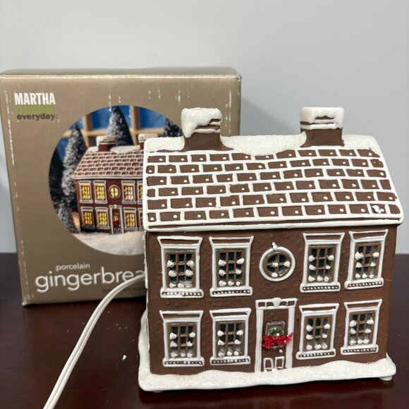 Martha Stewart Woodland Gingerbread HOUSE Decor Light Up Village Building in Box - Picture 1 of 11